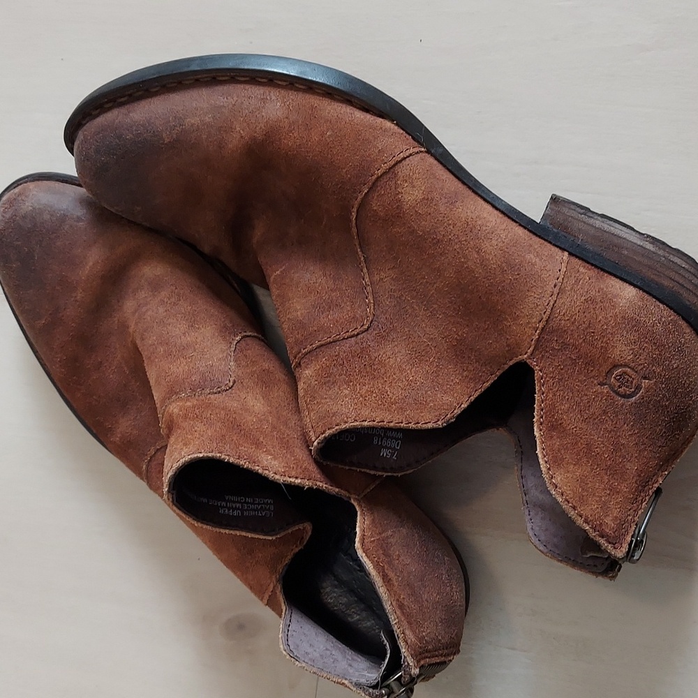 Born ankle boots. Size 7.5 women's. Warm brown. Suede. Excellent condition.